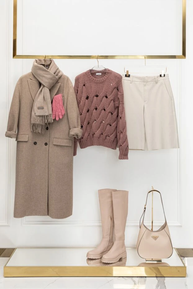 Brunello Cucinelli hand-knitted jumper made from thick yarn with decorative slits 175381 - photo 3