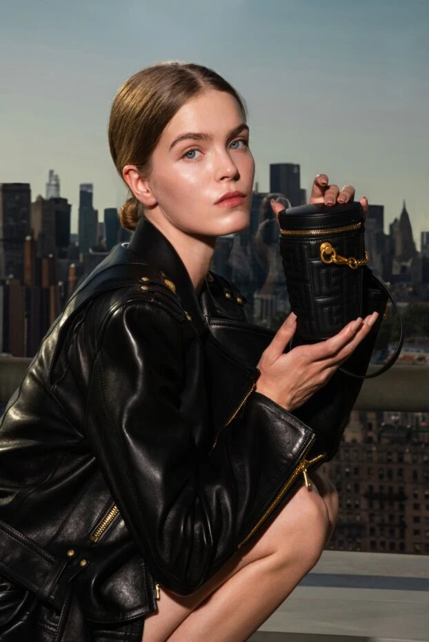 Balmain women's black genuine leather bag in a cylindrical shape with embossing 176488 - photo 2