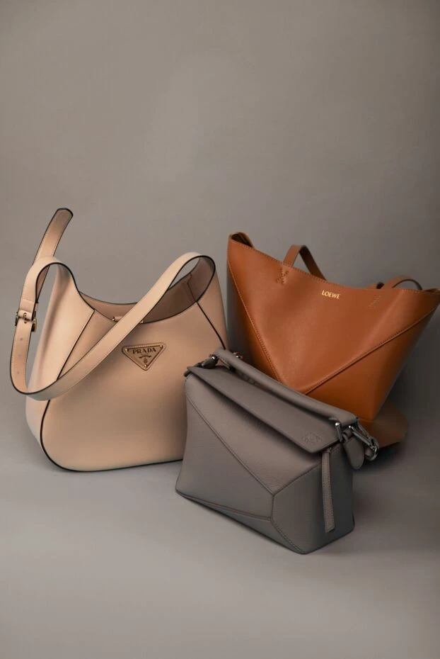 Loewe сумка повсякденна зі шкіри жіноча бежева 176507 - фото 2