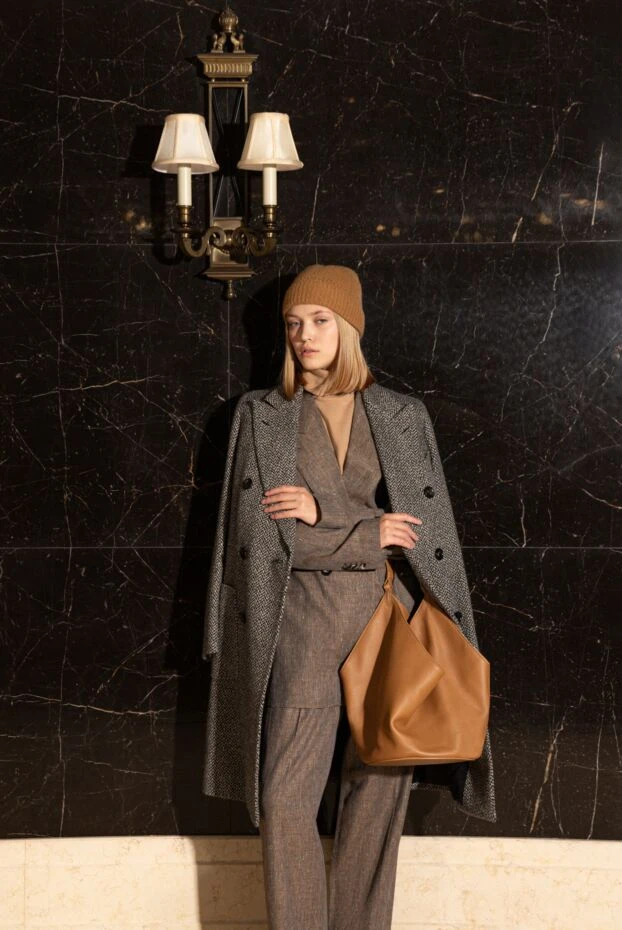 Khaite сумка из натуральной кожи карамельного цвета с просторным дизайном 177640 - фото 2