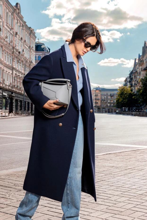 Loewe сумка повседневная из кожи женская серая 178047 - фото 3