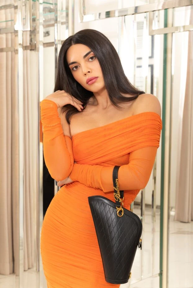 Balmain конусообразная женская сумка из чёрной кожи с геометрической простёжкой в ромб 178088 - фото 2