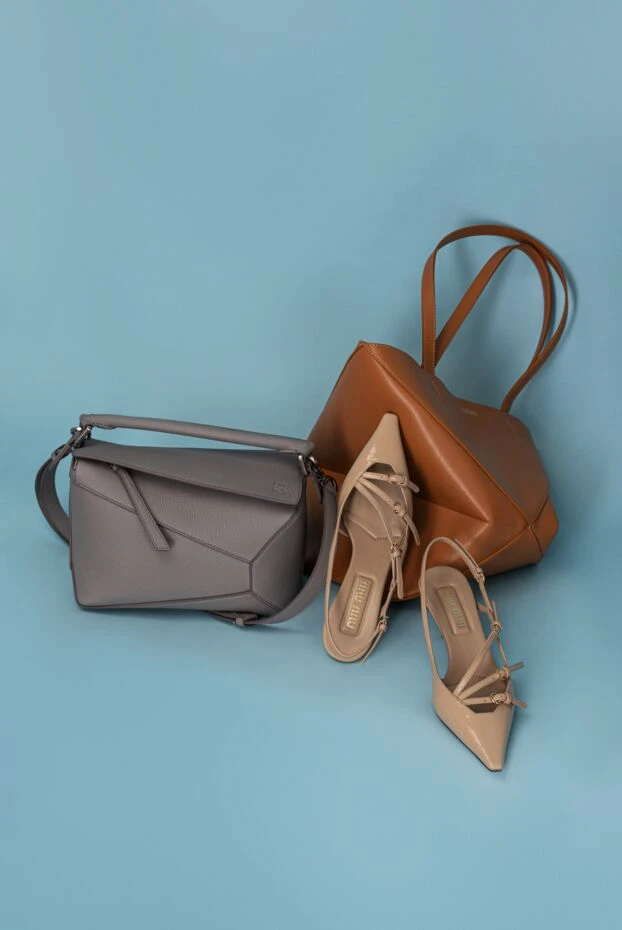 Miu Miu туфли на каблуке из натуральной кожи женские бежевые 178355 - фото 2