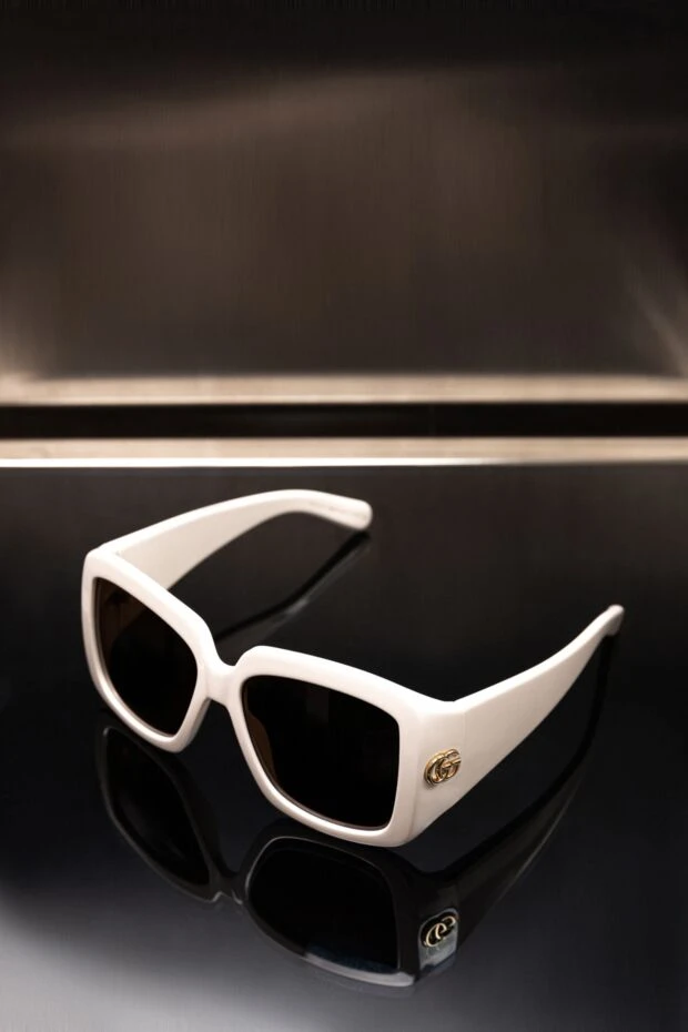 Gucci women's plastic sunglasses for sun protection white 178396 - photo 2