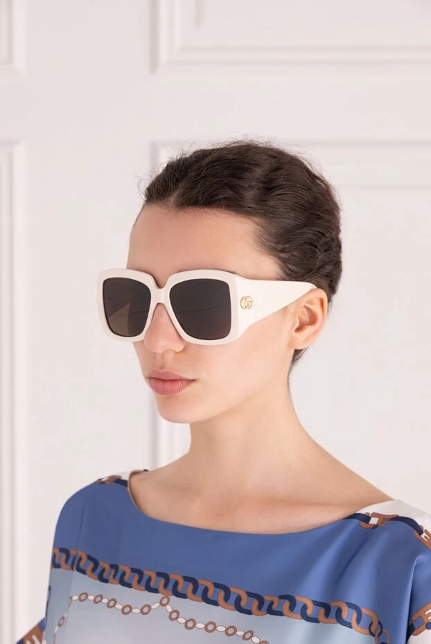 Gucci woman women's white plastic sunglasses buy with prices and photos 178396 - photo 2