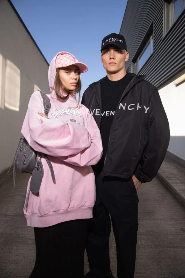 Balenciaga жіноча сумка через плече le cagole xs сірого кольору 179228 - фото 2