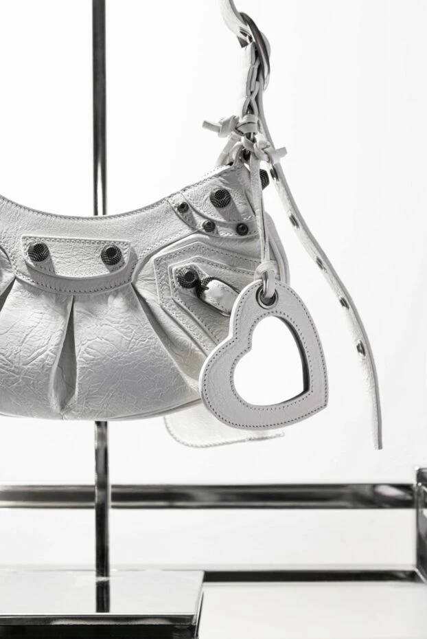 Balenciaga сумка через плече le cagole xs із білої овчини arena 179230 - фото 2