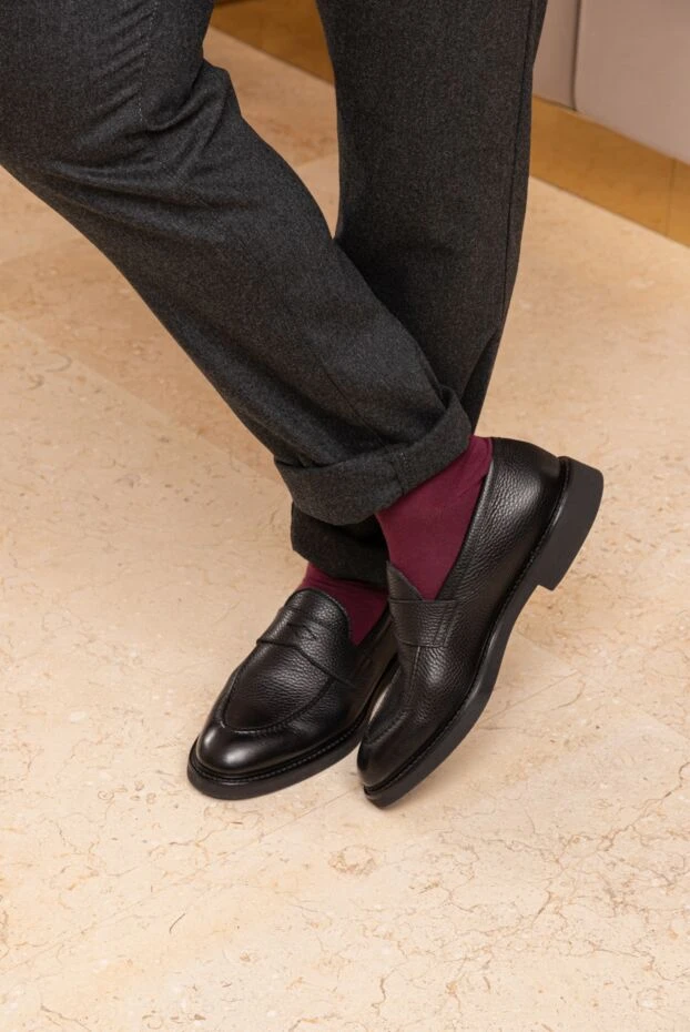Men's black grained leather loafers with a bridge - photo 2