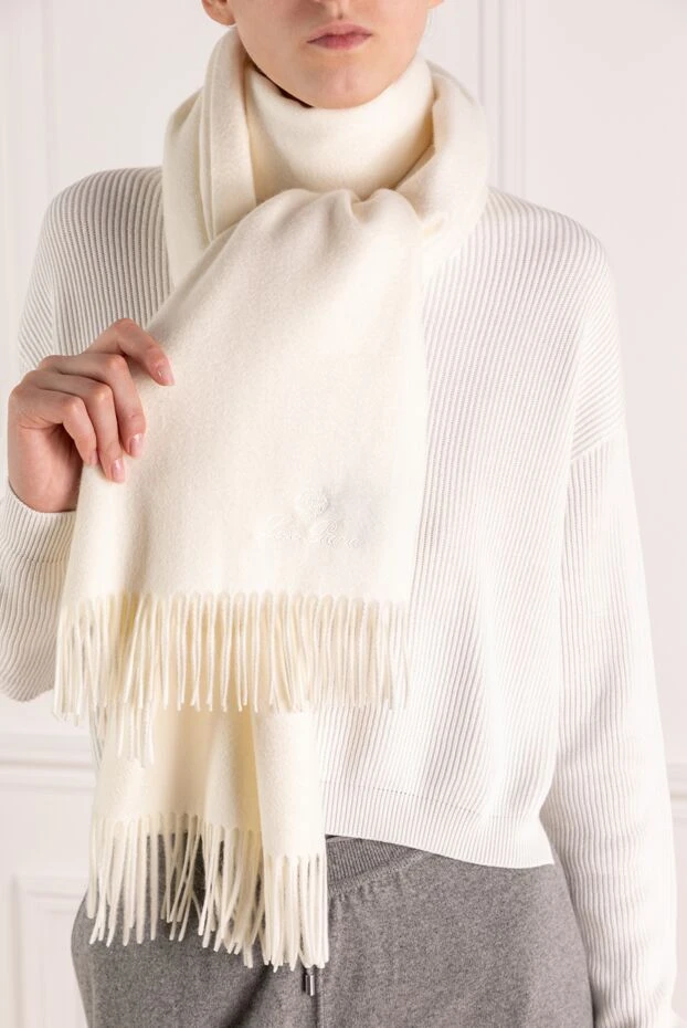 Loro Piana woman women's white cashmere scarf buy with prices and photos 180209 - photo 2