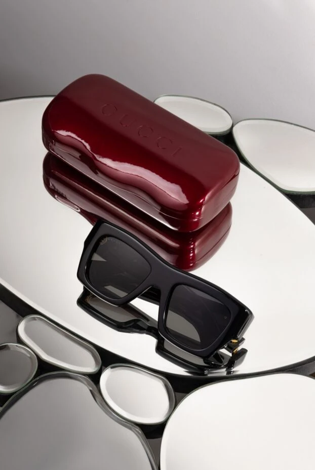 Gucci women's glasses made of plastic black 180505 - photo 3