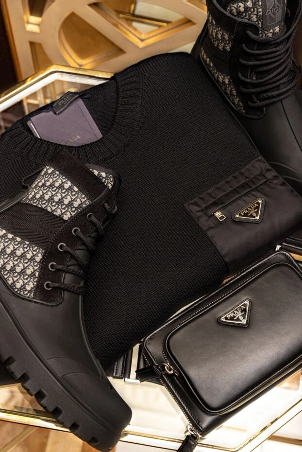 Prada джемпер мужской черный с нагрудным карманом на молнии 180620 - фото 2