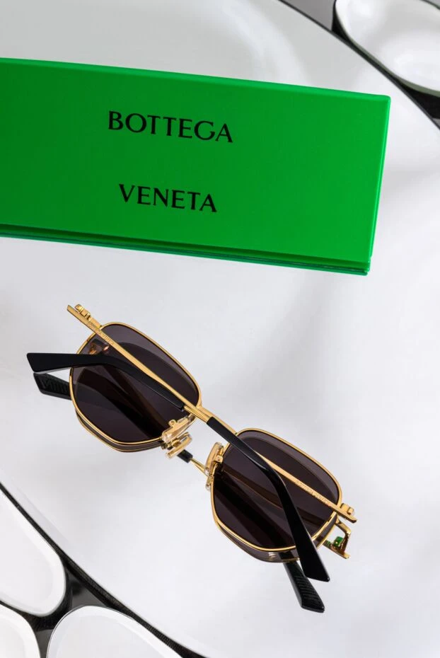 Bottega Veneta women's sunglasses golden with black lenses 186312 - photo 3