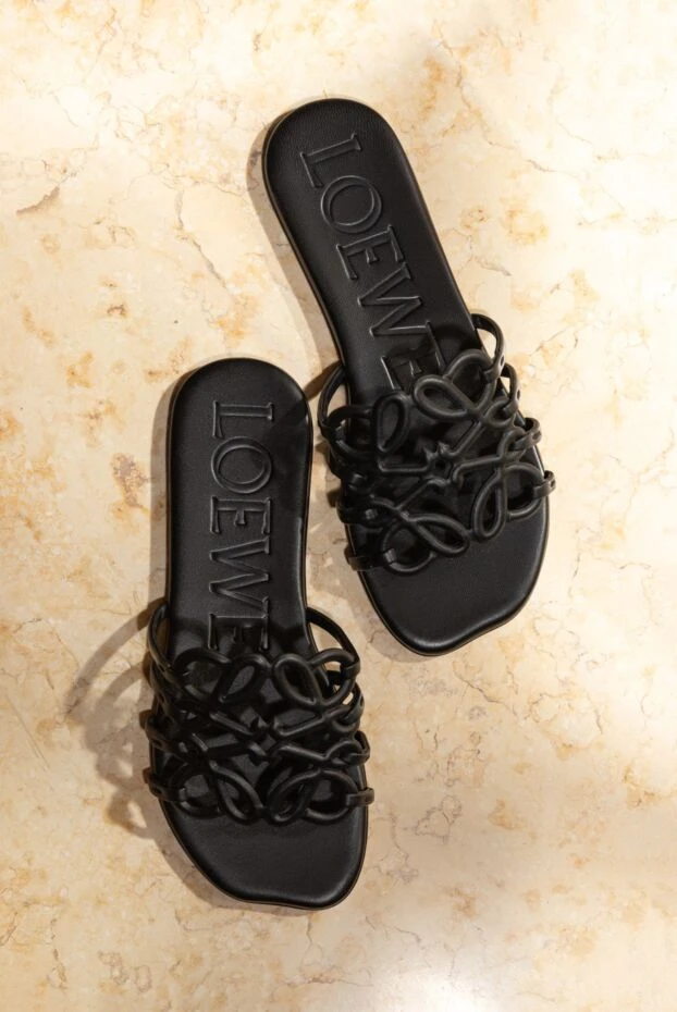 Loewe шлепанцы из мягкой телячьей кожи с резным верхом anagram черные 188090 - фото 2