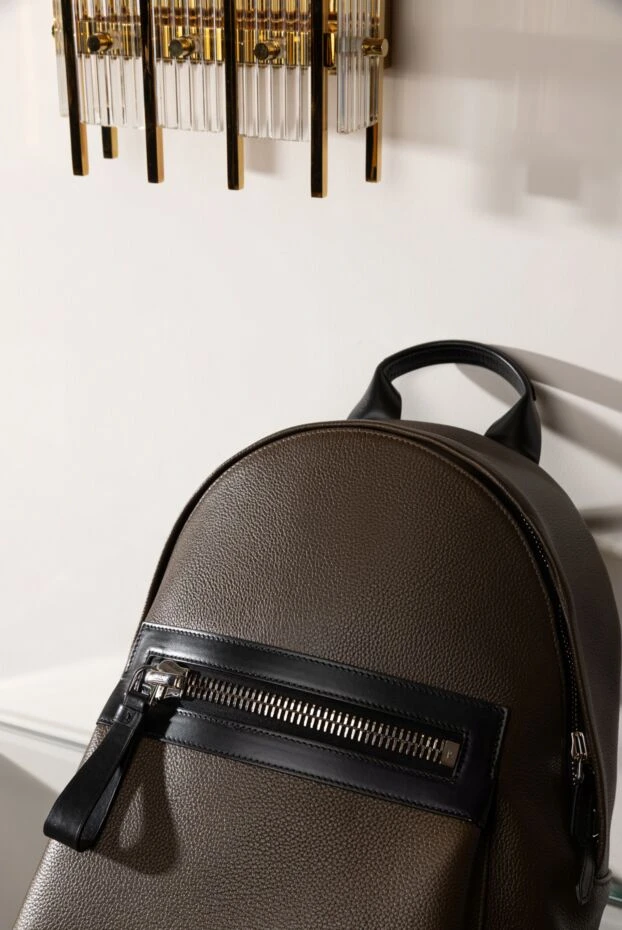 Tom Ford men's brown grained leather zip backpack 190550 - photo 2