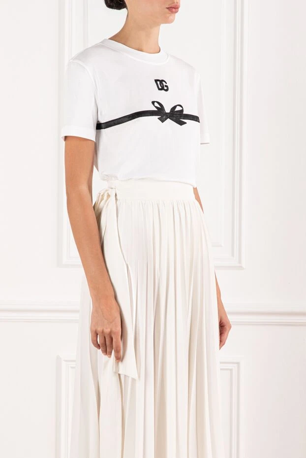 Dolce & Gabbana футболка біла бавовняна з чорним бантом та логотипом dg 190639 - фото 3