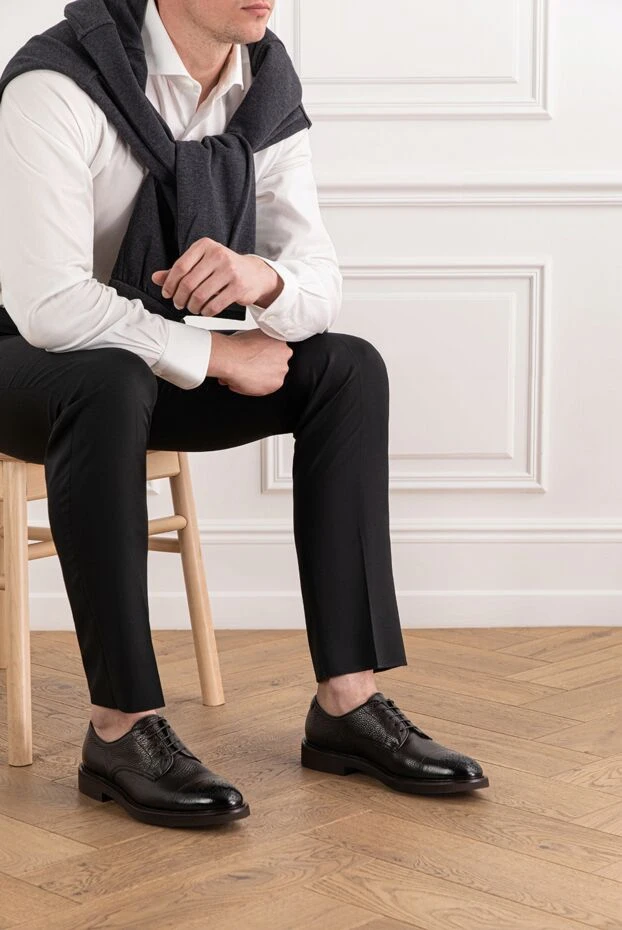 Doucal`s black derby shoes in grained leather with perforated toe 190874 - photo 2