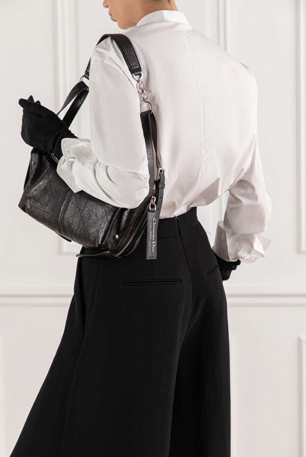 Dior сумка из гладкой кожи с контрастной строчкой и серебристой фурнитурой 190942 - фото 2