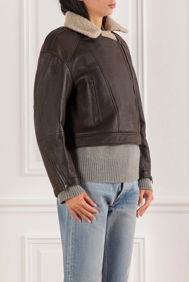 Brunello Cucinelli кожаная байкерская куртка с воротником из овчины коричневая 191313 - фото 3