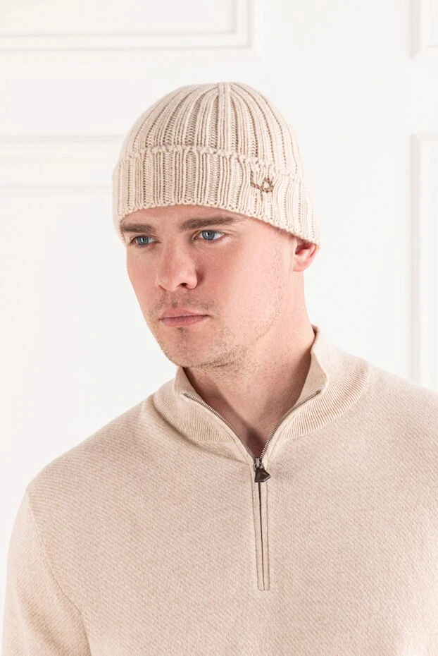 Вязаная шапка бини в тёплом бежевом цвете с рельефной фактурой - фото 2