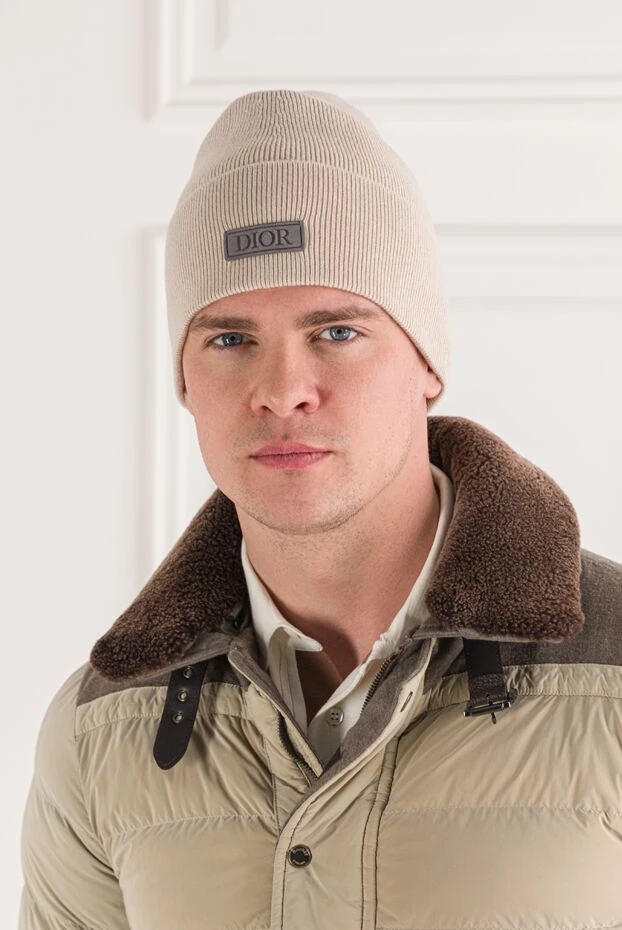 Dior шапка чоловіча з м'якого кашемірового трикотажу бежевого кольору. 191886 - фото 2