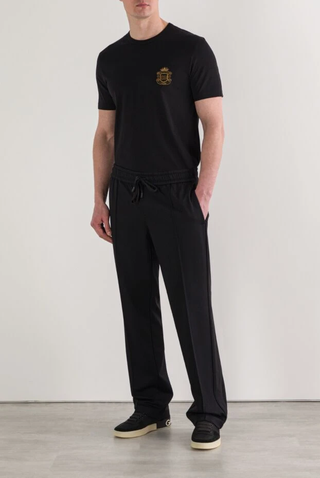 Dolce & Gabbana черная мужская футболка из хлопка с вышивкой в виде герба 192659 - фото 2