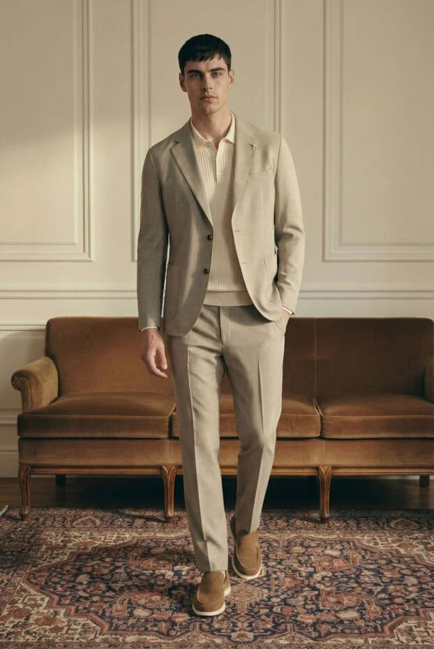 Tombolini чоловічий класичний костюм-двійка бежевого кольору 192735 - фото 2