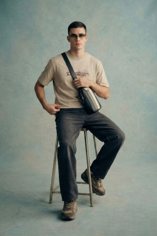 Бежевая футболка с вышитым логотипом из 100% хлопка - фото 2