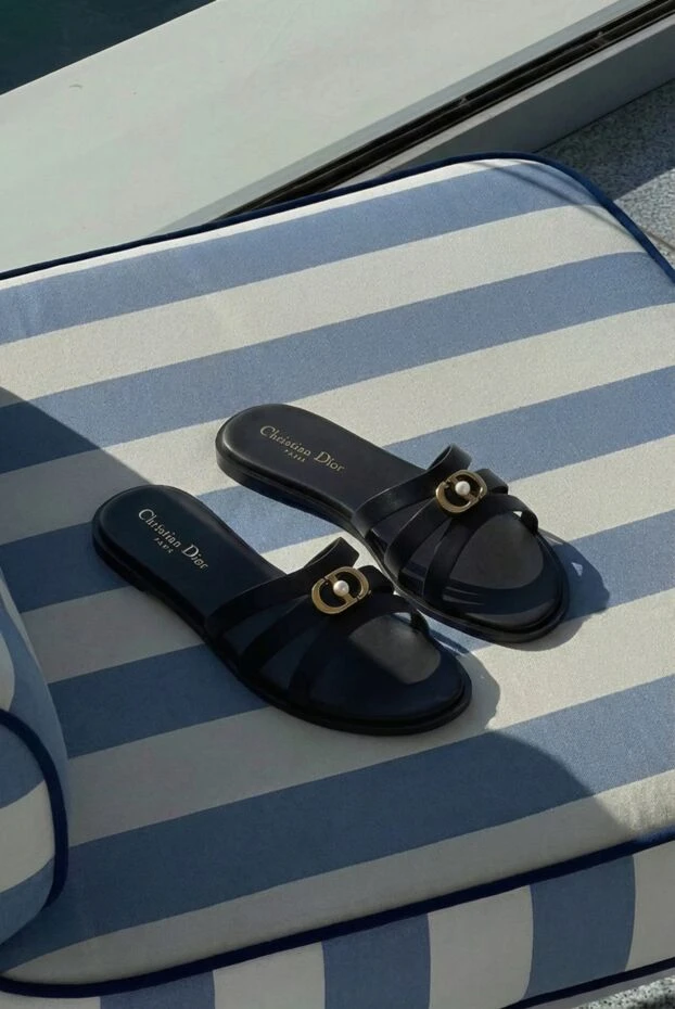 Dior шльопанці 30m slide із чорної шкіри з декоративними елементами cd та перлами 193303 - фото 2