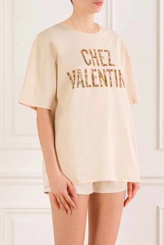 Valentino жіноча футболка chez у бежевому кольорі. 193336 - фото 3