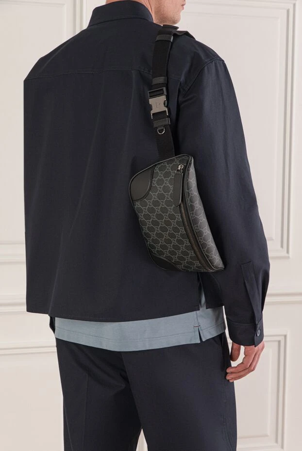 Gucci середня поясна сумка gg emblem чорного кольору 193626 - фото 2