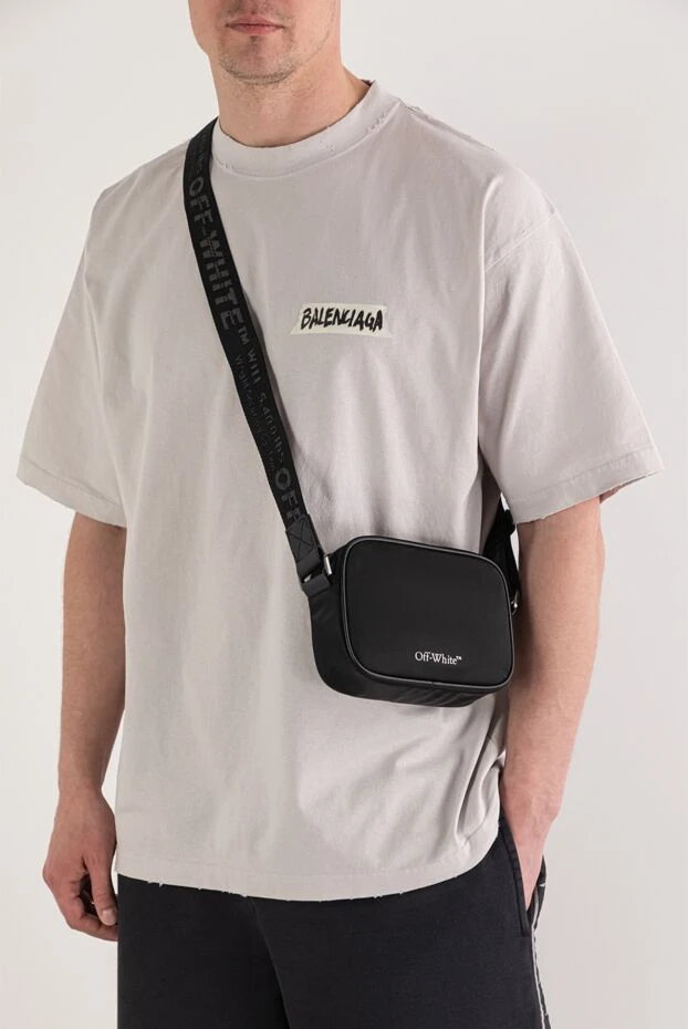 Off-White чоловіча сумка месенджер heritage camera bag чорна з контрастним логотипом 193823 - фото 2