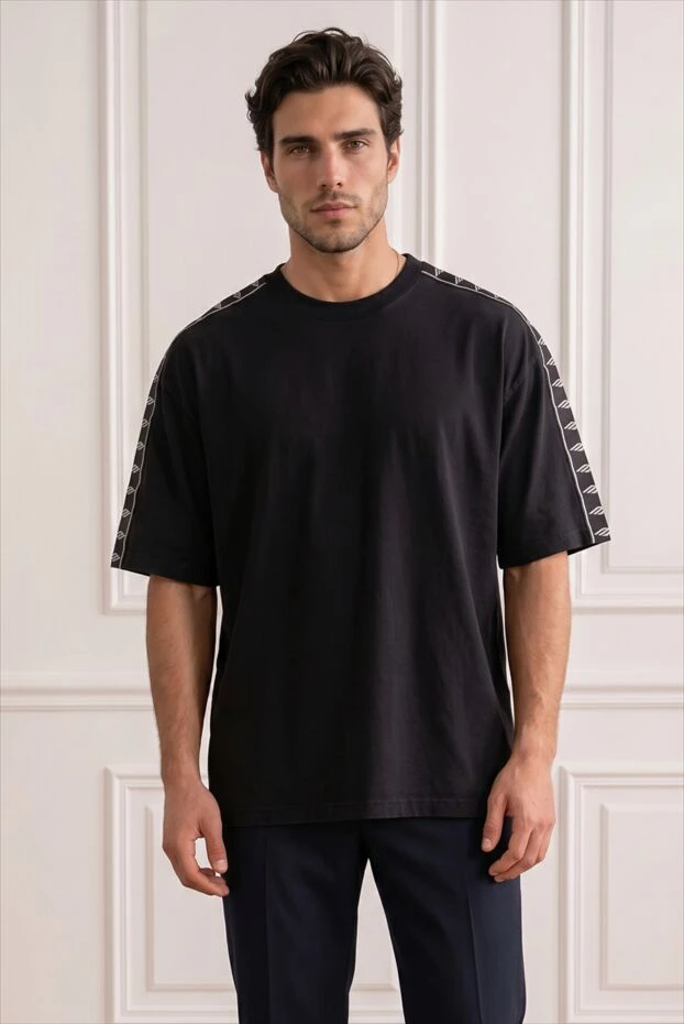 Balenciaga black men's oversized t-shirt with branded stripes on the shoulders 193934 - photo 2