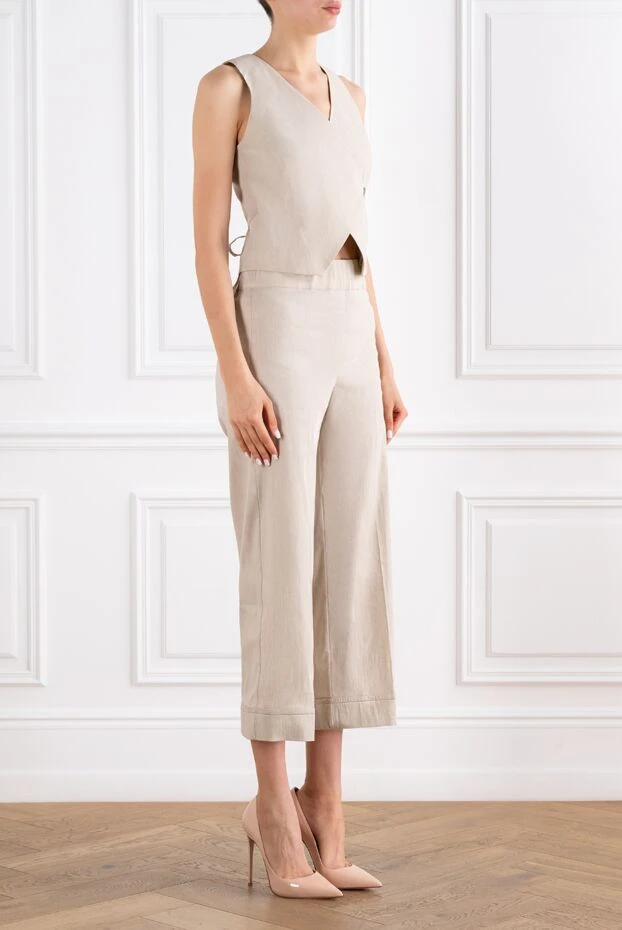 D.Exterior a suit made of an original wrap-around vest and cropped trousers with turn-ups 194203 - photo 3