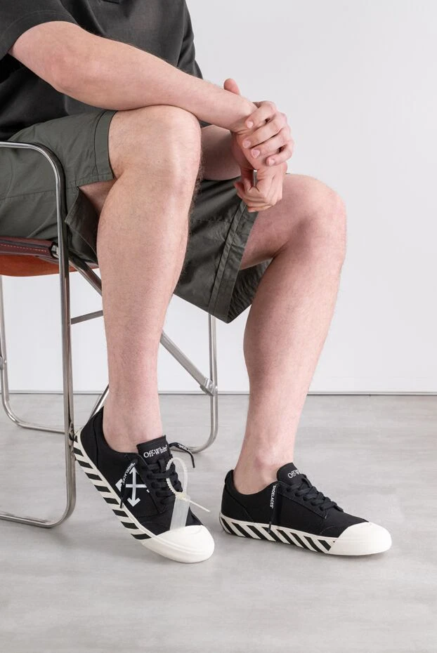 Off-White чорні кросівки чоловічі vulcanized undercut з фірмовими діагональними смугами 194266 - фото 2