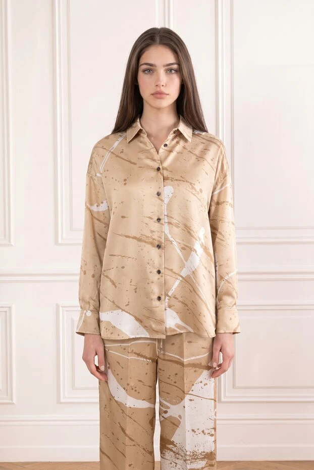 Kiton women's camel silk suit with a dynamic abstract print 194710 - photo 3