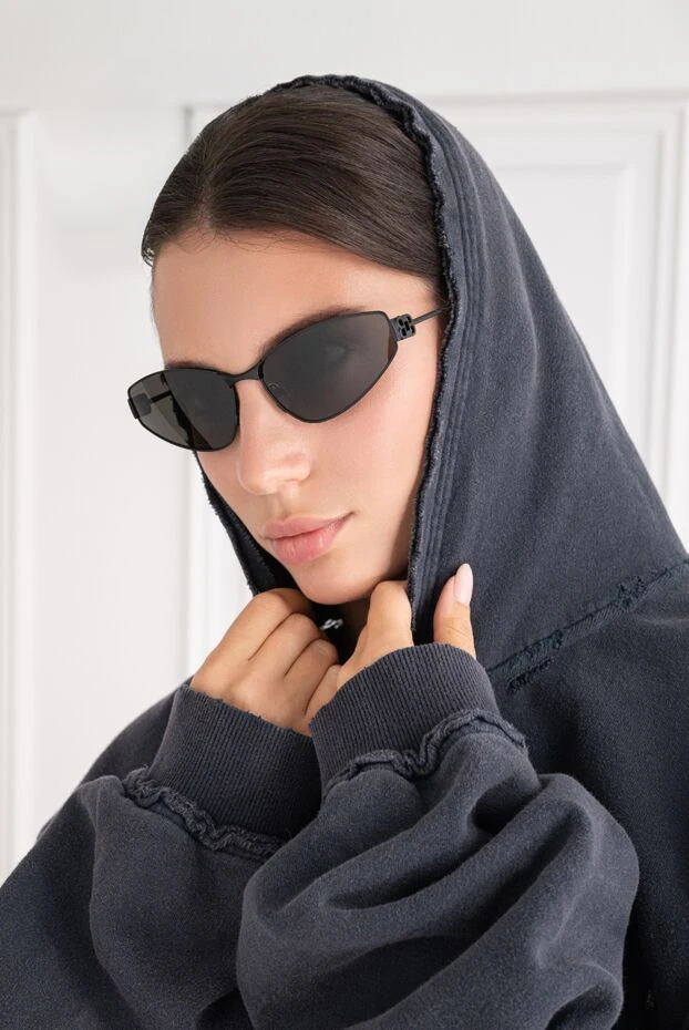 Balenciaga branded sunglasses in a futuristic minimalist style 194872 - photo 2