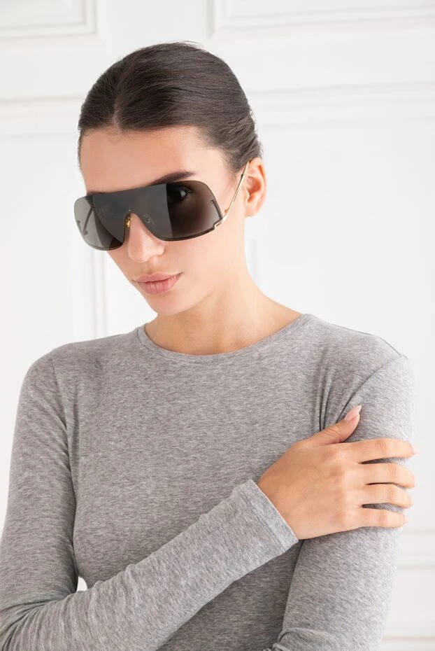 Gucci streamlined goggles with a gold frame and a solid gray screen 194893 - photo 2