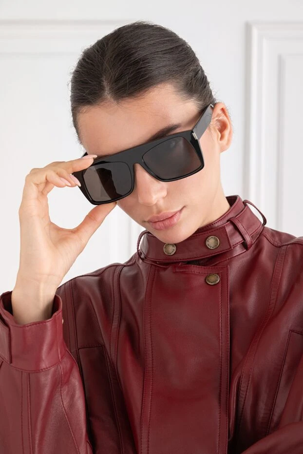 Saint Laurent square sunglasses with a completely flat top and smoked lenses 194940 - photo 2