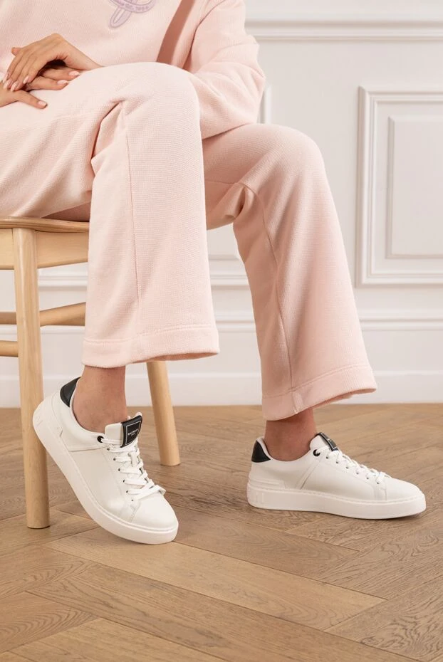 Balmain кросівки b-court із телячої шкіри білого кольору 195118 - фото 1