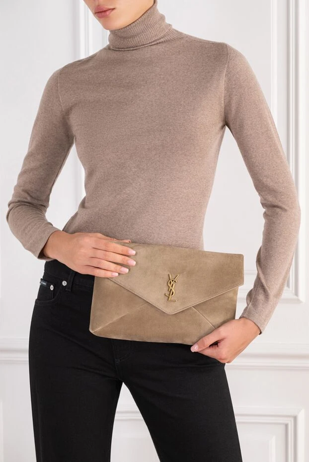 Saint Laurent cassandre large suede envelope bag in light caraway 197494 - photo 2