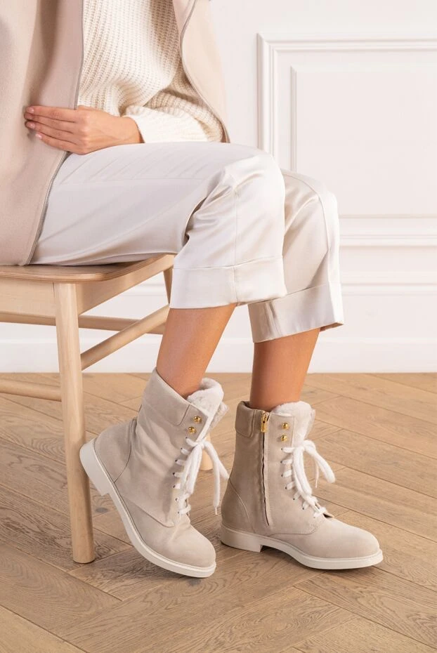 Doucal`s women's beige suede boots with fur and voluminous lacing 197577 - photo 2