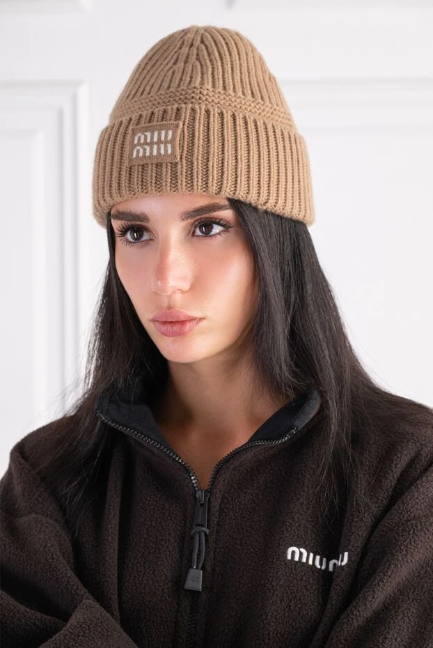 Miu Miu textured knit beanie hat in caramel brown with patch 197747 - photo 2