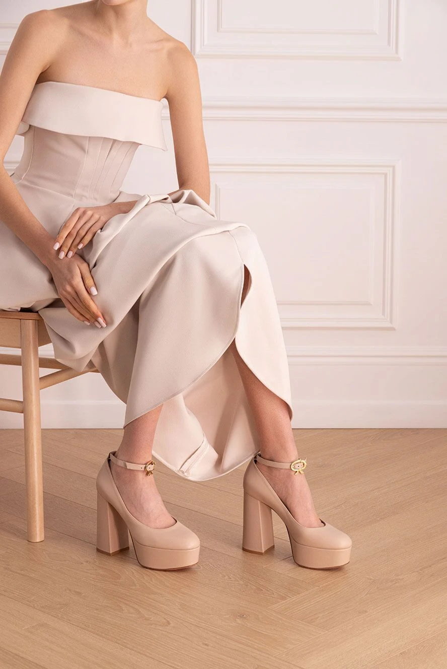 Gianvito Rossi woman beige leather shoes for women buy with prices and photos 169758 - photo 2