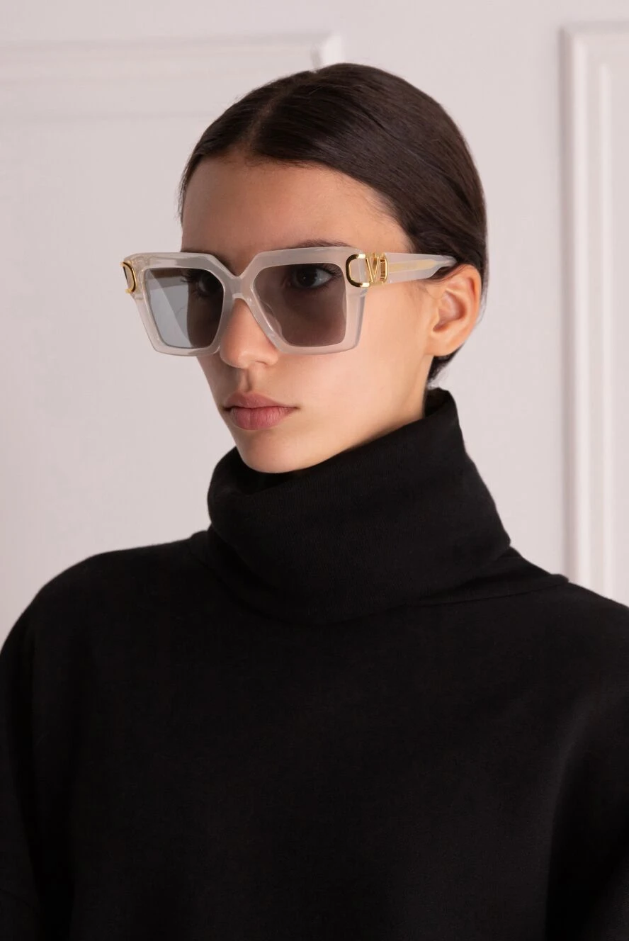 Valentino жіночі для захисту від сонця окуляри білі жіночі купити фото з цінами 174920 - фото 2