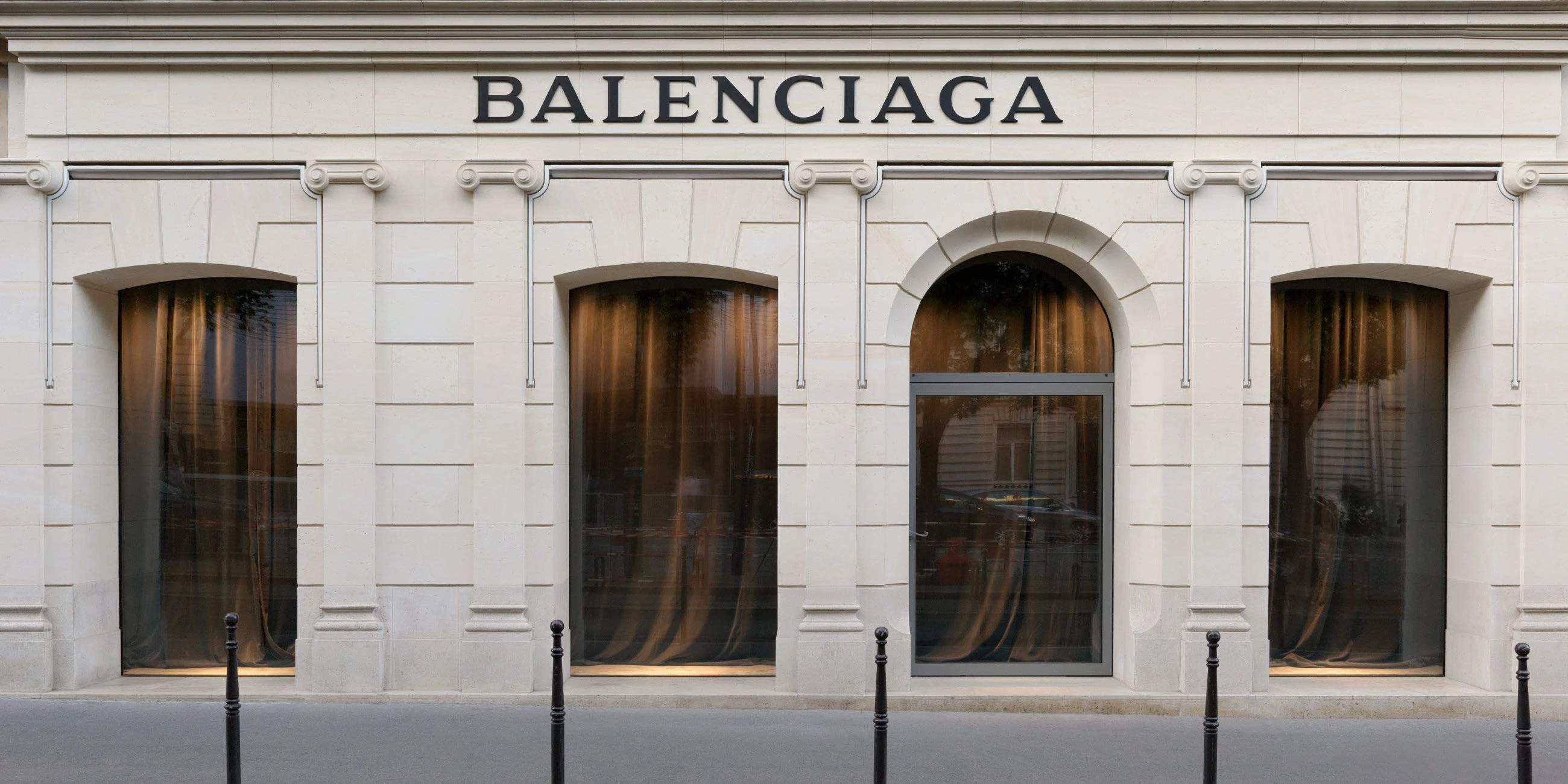 Як відрізнити оригінал Balenciaga від підробки