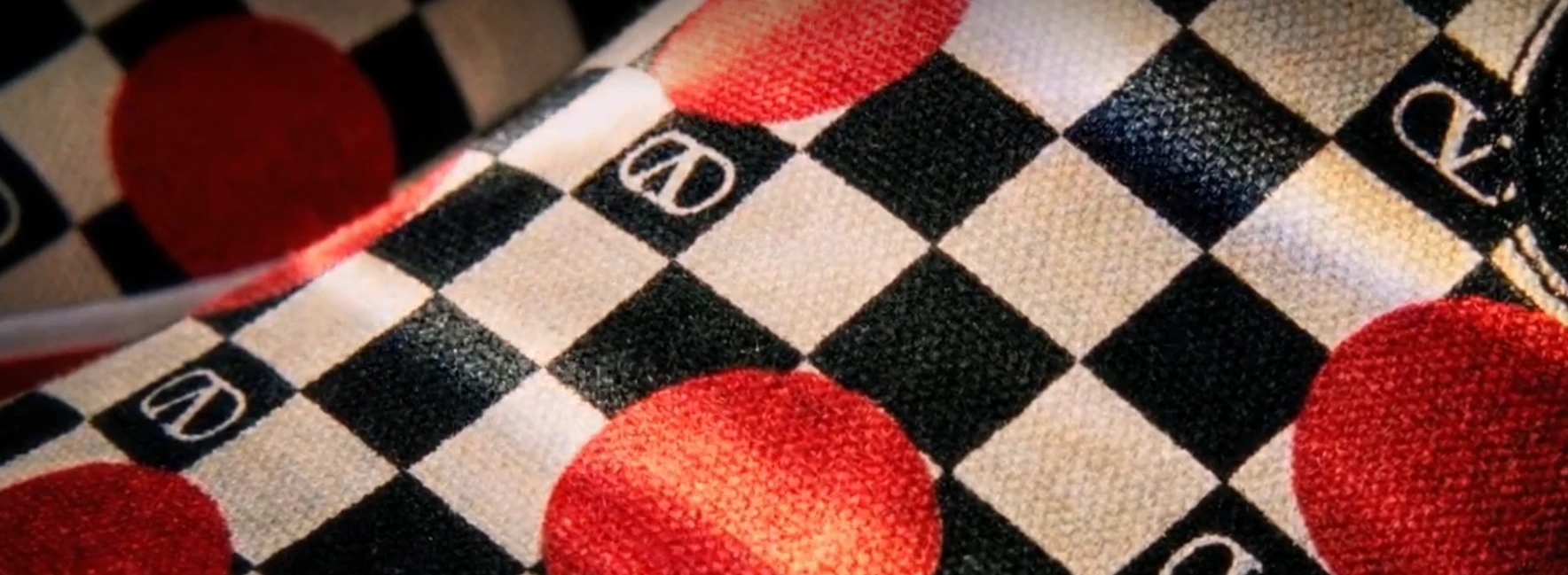 Как отличить оригинал Valentino от подделки