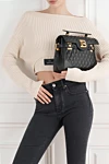 Balmain  - винтажная золотая фурнитура, ромбовидная прострочка. 100% телячья кожа. Размеры: 23 x 20 x 11 см.. Длина ремня: cъемный кожаный плечевой ремень с карабинами. накладной карман сзади, внутренний карман на молнии, внутренний кожаный карман для карточек. rлапан с застежкой B-Twist на четверть оборота. Страна производитель: Франция. Уход: специализированная чистка - фото 9
